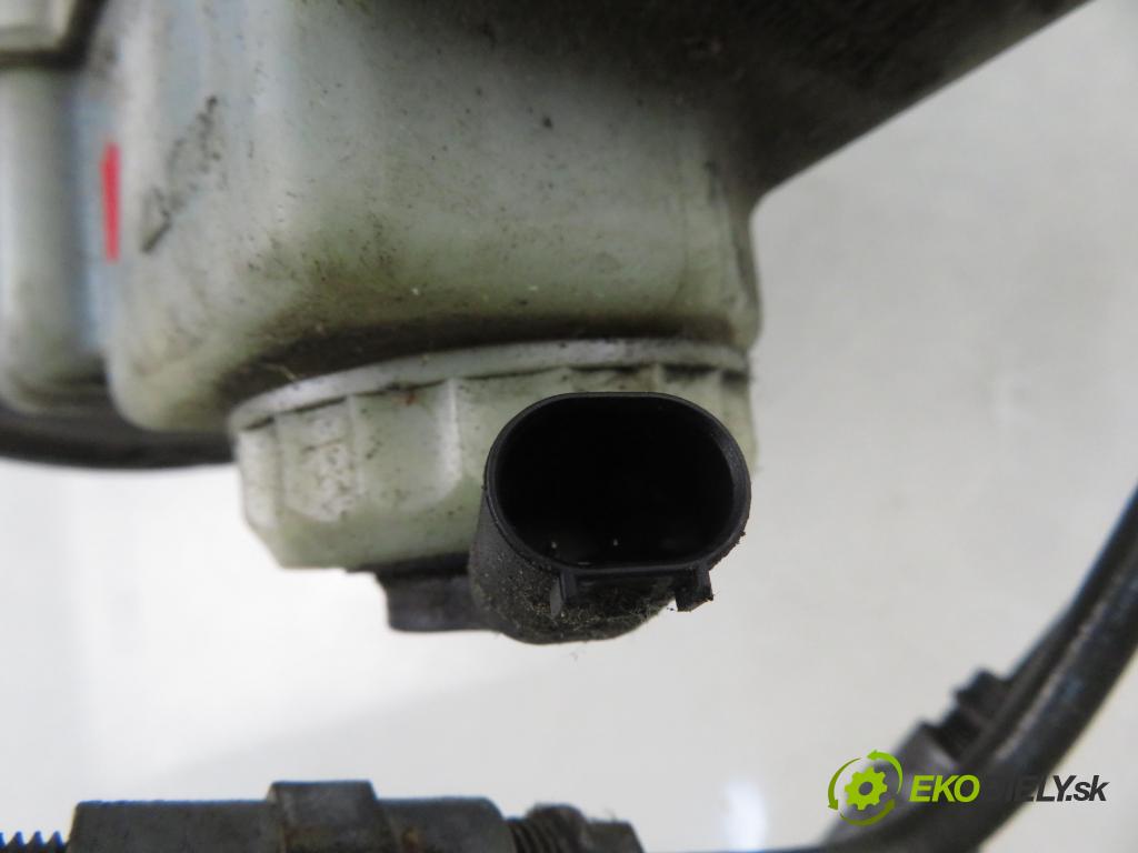 BMW 7 (E65, E66, E67) SEDAN 2003 190,00 740 d- M67 D39 (398D1) 3901,00 posilovač 6783817 ; 0265410540 (Servočerpadlo)