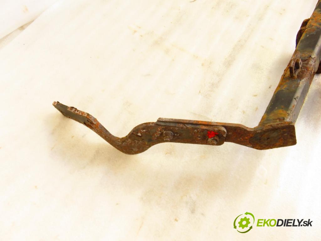 PEUGEOT PARTNER Combispace (5F) KOMBIVAN 2006 66,00 1.6 HDi 90 - 9HX 1560,00 Hák