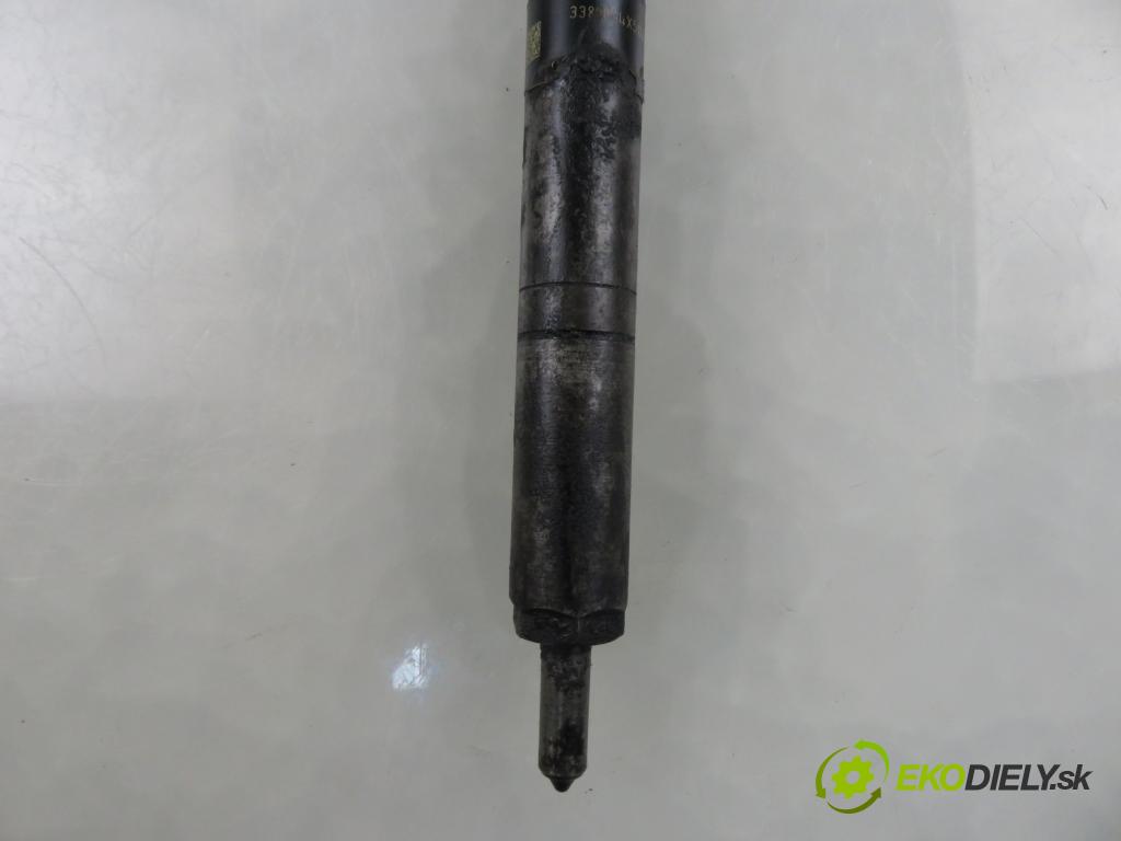 KIA CARNIVAL II (GQ) MINIVAN 2004 106,00 2.9 CRDi - J3 2902,00 vstrekovač EJBR02301Z ; 338004X500 (Vstrekovač paliva)