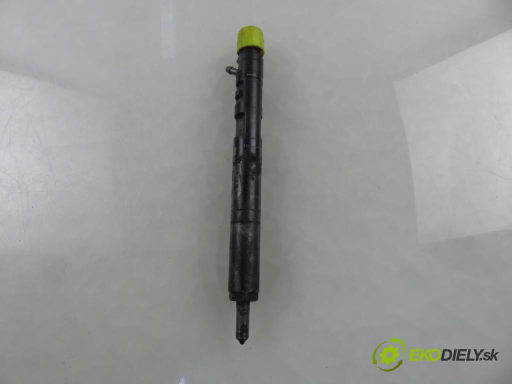 KIA CARNIVAL II (GQ) MINIVAN 2004 106,00 2.9 CRDi - J3 2902,00 vstrekovač EJBR02301Z ; 338004X500 (Vstrekovač paliva)