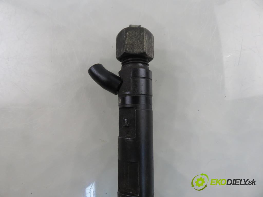 RENAULT KANGOO (KC0/1_) KOMBIVAN 2006 60,00 1.5 dCi 80 - K9K 702 1461,00 vstrekovač EJBR01801A ; 8200365186 ; 8200049873 (Vstrekovač paliva)