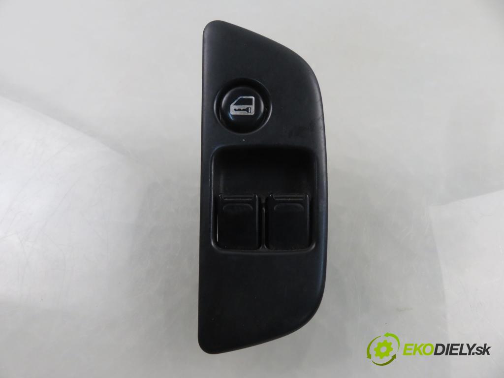 SUZUKI IGNIS II (MH) HB 2006 69,00 1.3 VVT 4x4 94 - M13A 1328,00 Panel ovládania okien 517920