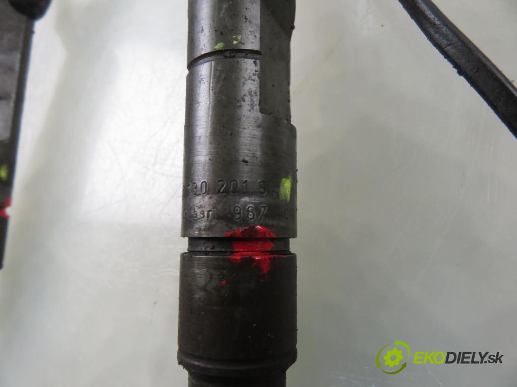 VW PASSAT B5 (3B2) SEDAN 1999 81,00 1.9 TDI - AVG 1896,00 vstřikovací ventily 028130201S ; 028130201T (Vstřikovací ventil)