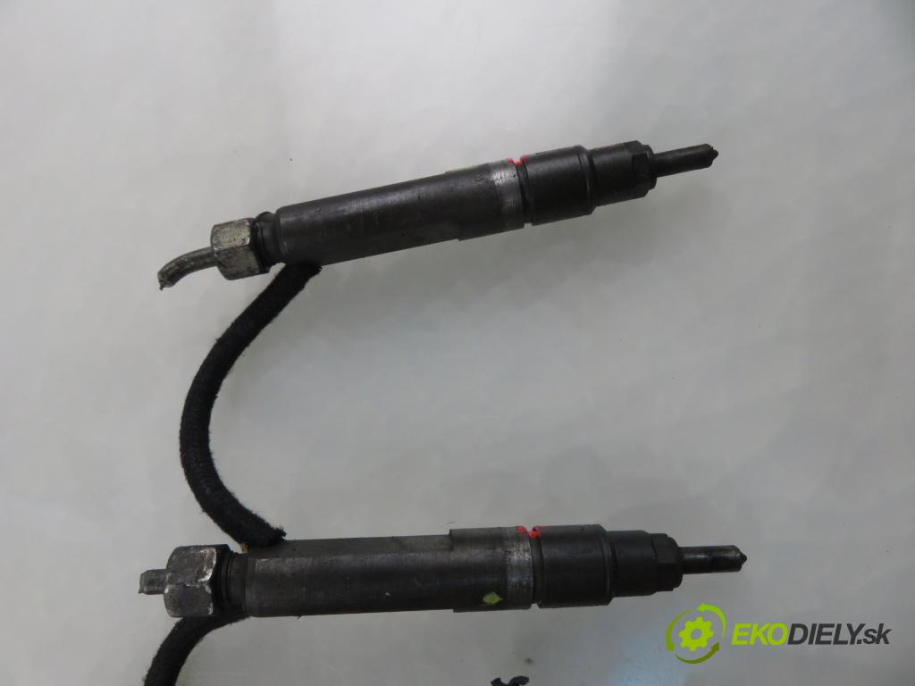 VW PASSAT B5 (3B2) SEDAN 1999 81,00 1.9 TDI - AVG 1896,00 vstřikovací ventily 028130201S ; 028130201T (Vstřikovací ventil)