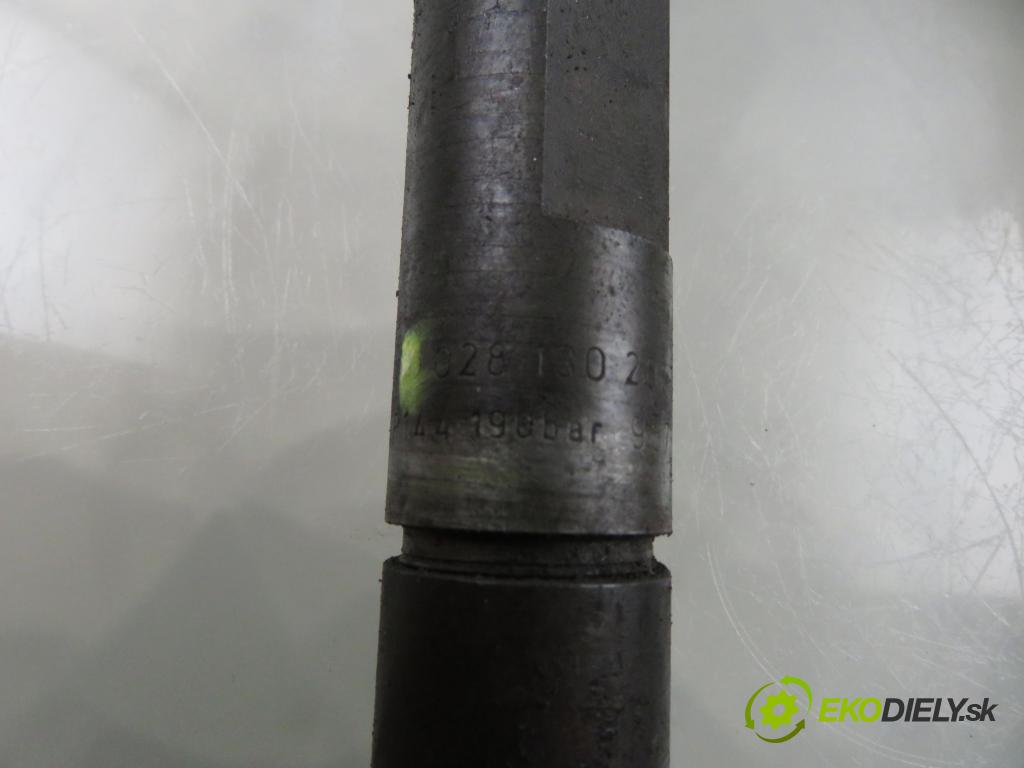 VW PASSAT B5 (3B2) SEDAN 1999 81,00 1.9 TDI - AVG 1896,00 vstřikovací ventily 028130201S ; 028130201T (Vstřikovací ventil)