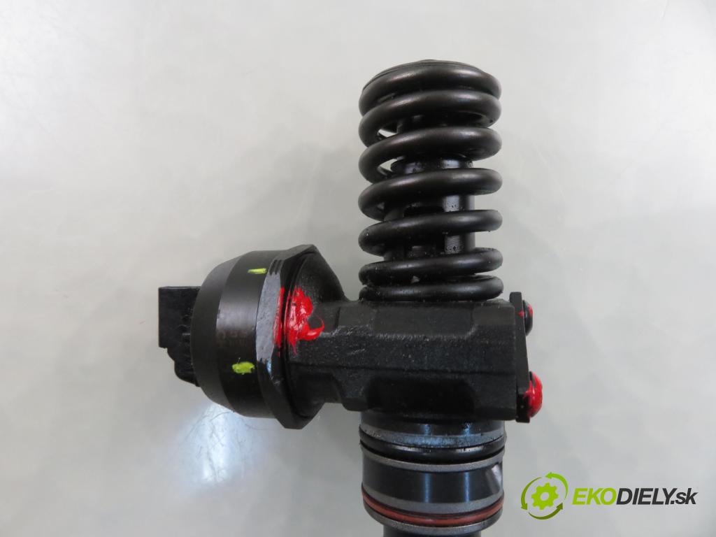 AUDI A4 (8E2, B6) SEDAN 2002 74,00 1.9 TDI PD 101 - AVB 1896,00 Vstrekovač 038130073AJ ; 0414720037 (Vstrekovač paliva)