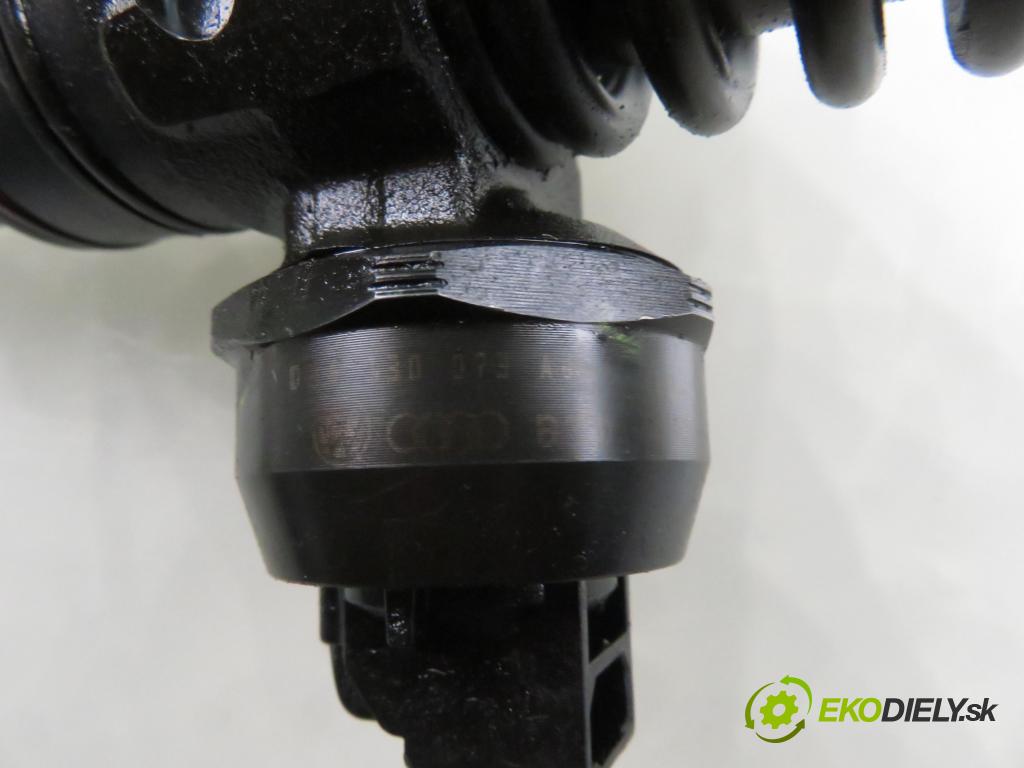 AUDI A4 (8E2, B6) SEDAN 2002 74,00 1.9 TDI PD 101 - AVB 1896,00 Vstrekovač 038130073AJ ; 0414720037 (Vstrekovač paliva)