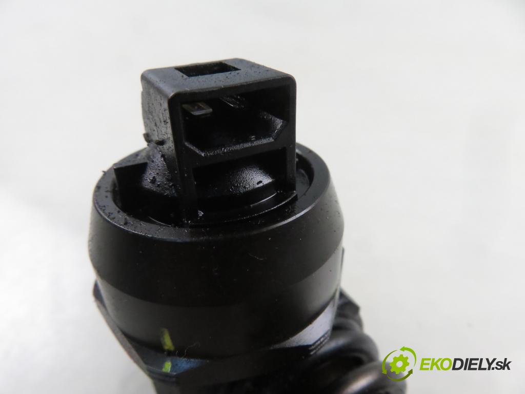 AUDI A4 (8E2, B6) SEDAN 2002 74,00 1.9 TDI PD 101 - AVB 1896,00 Vstrekovač 038130073AJ ; 0414720037 (Vstrekovač paliva)