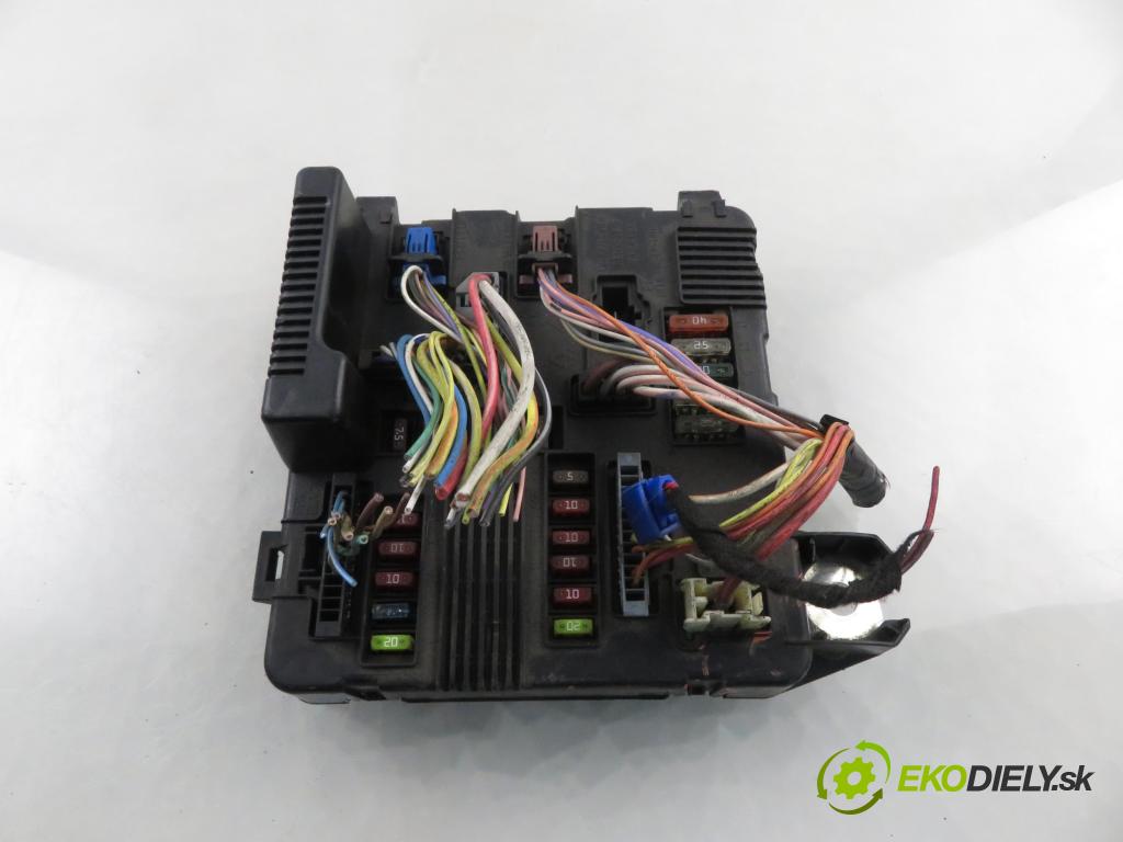 RENAULT SCENIC II (JM0/1_) MINIVAN 2004 99,00 2.0 135 - F4R 770 1998,00 MODUL BSI S118399200D ; 8200306032A