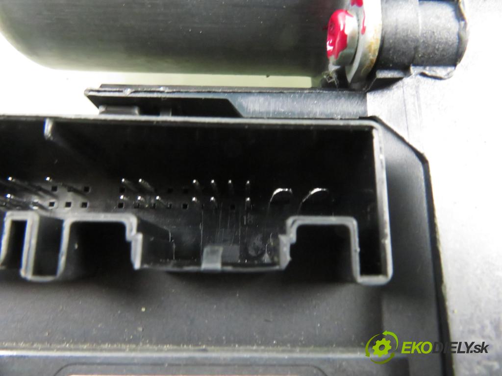 VW GOLF V (1K1) HB 2007 103,00 2.0 TDI 16V 4motion - BKD 1968,00 Motorček sťahovania okien LP 1K0959701M ; 1K0959793J