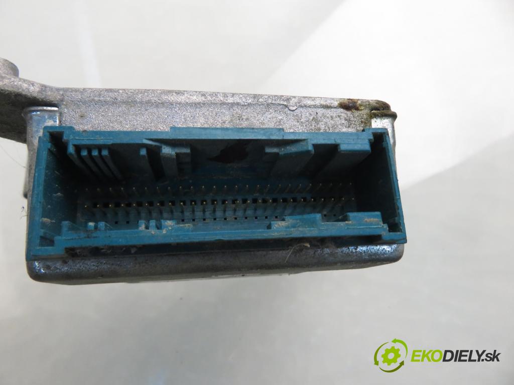 RENAULT TRAFIC II Autobus (JL) BUS 2005 74,00 1.9 dCI 100 (JL0C) - F9Q 760 1870,00 MODUL air BAG 8200435342A ; 93854787