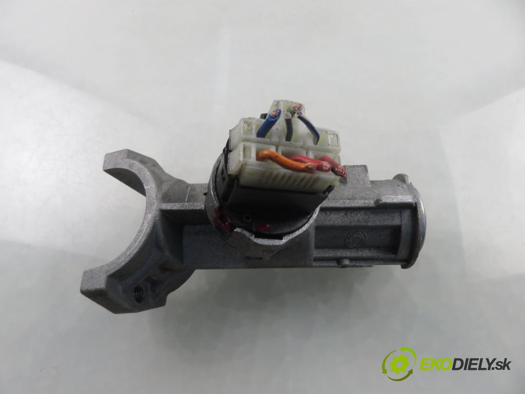 FIAT DUCATO Skrzynia (244_) BUS 2002 81,00 2.3 JTD - F1AE0481C 2286,00 spinačka 01099001 (Spínacia skrinka)