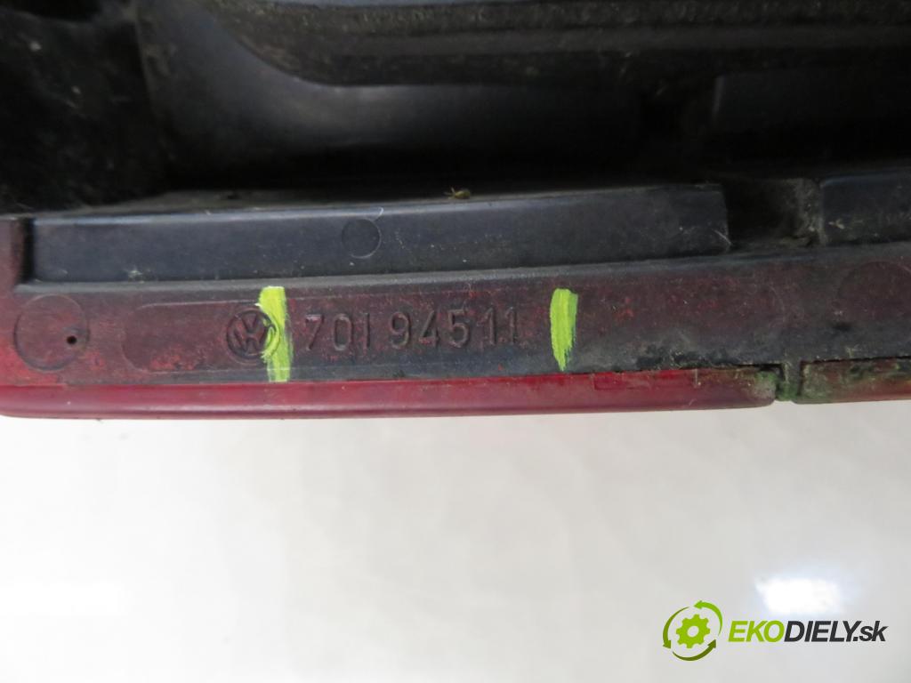 VW TRANSPORTER IV Autobus (70XB, 70XC, 7DB, 7DW, 7DK) BUS 1995 50,00 1.9 TD - ABL 1896,00 Svetlo pravé zadné 70194511