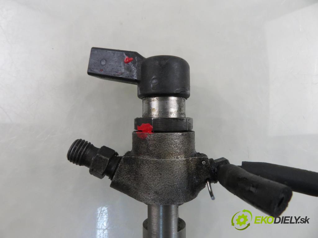 FORD FIESTA V (JH_, JD_) HB 2005 50,00 1.4 TDCi 8V 68 - F6JA 1399,00 vstrekovač 9654551080 (Vstrekovač paliva)