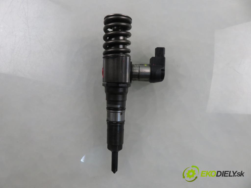 VW PASSAT B6 (3C2) SEDAN 2006 88,00 2.0 TDI - BWV 1968,00 vstříkovač 03G130073S (Vstřikovač paliva)