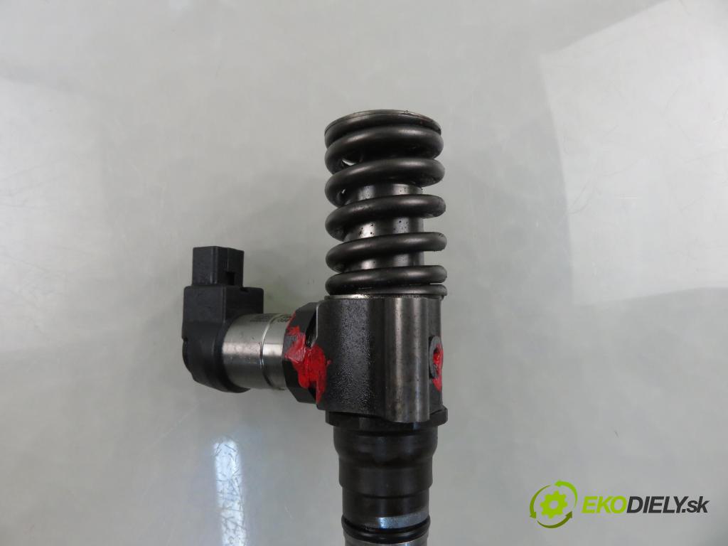 VW PASSAT B6 (3C2) SEDAN 2006 88,00 2.0 TDI - BWV 1968,00 vstříkovač 03G130073S (Vstřikovač paliva)