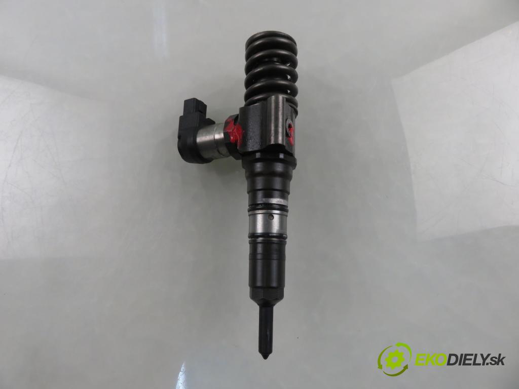 VW PASSAT B6 (3C2) SEDAN 2006 88,00 2.0 TDI - BWV 1968,00 vstříkovač 03G130073S (Vstřikovač paliva)