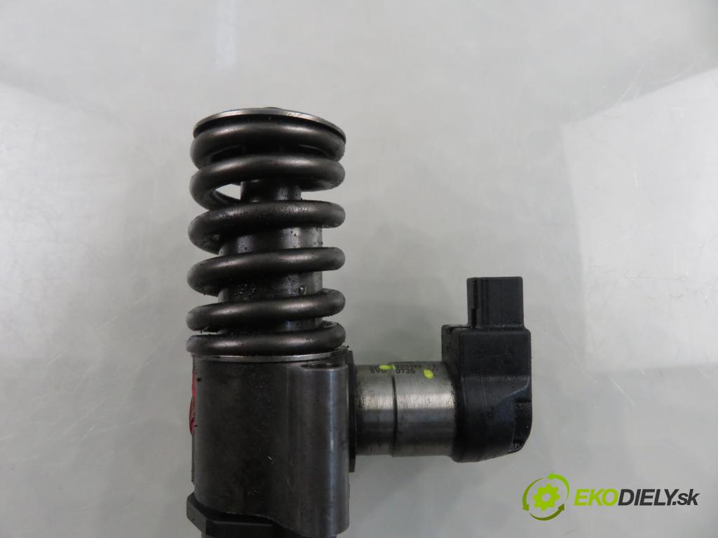 VW PASSAT B6 (3C2) SEDAN 2006 88,00 2.0 TDI - BWV 1968,00 vstříkovač 03G130073S (Vstřikovač paliva)