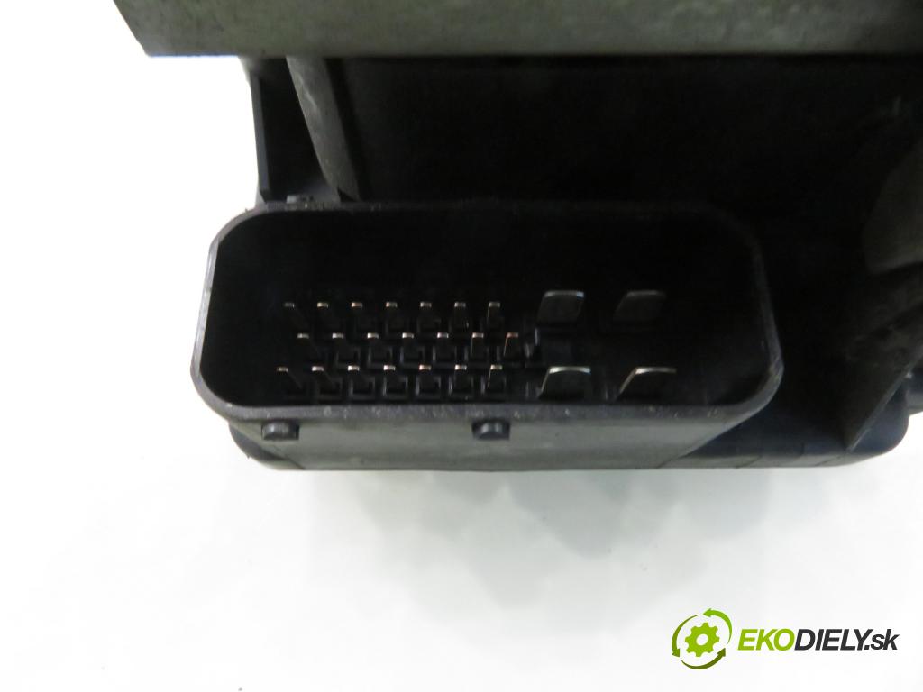 RENAULT MASTER II Skrzynia (FD) FURGON 1999 84,00 2.8 dTI - S9W 702 2799,00 Pumpa ABS 10094614013 ; 10020400764 ; 7700302426 (Pumpa ABS)