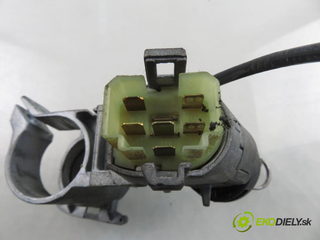 VW TRANSPORTER IV Autobus (70XB, 70XC, 7DB, 7DW, 7DK) BUS 1995 50,00 1.9 TD - ABL 1896,00 spinačka 701905851 (Spínacia skrinka)