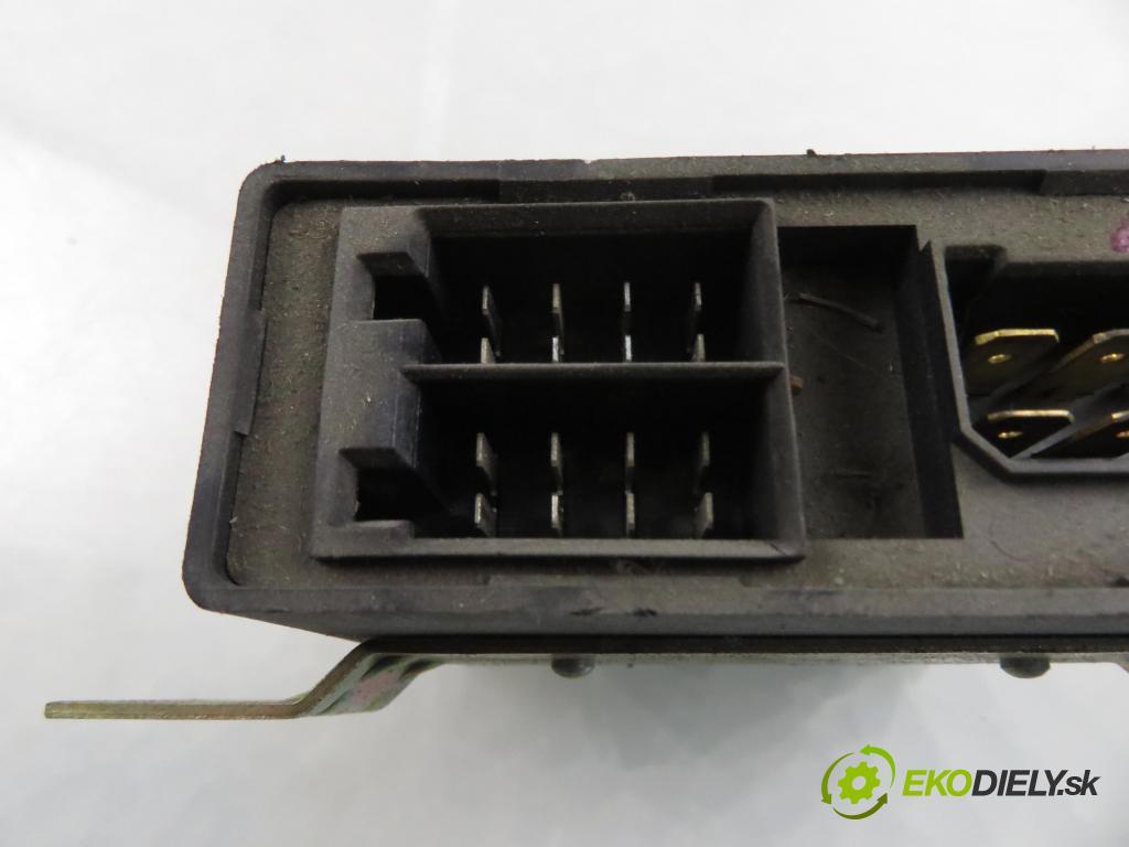 VW TRANSPORTER IV Autobus (70XB, 70XC, 7DB, 7DW, 7DK) BUS 1995 50,00 1.9 TD - ABL 1896,00 MODUL komfortu 191959875
