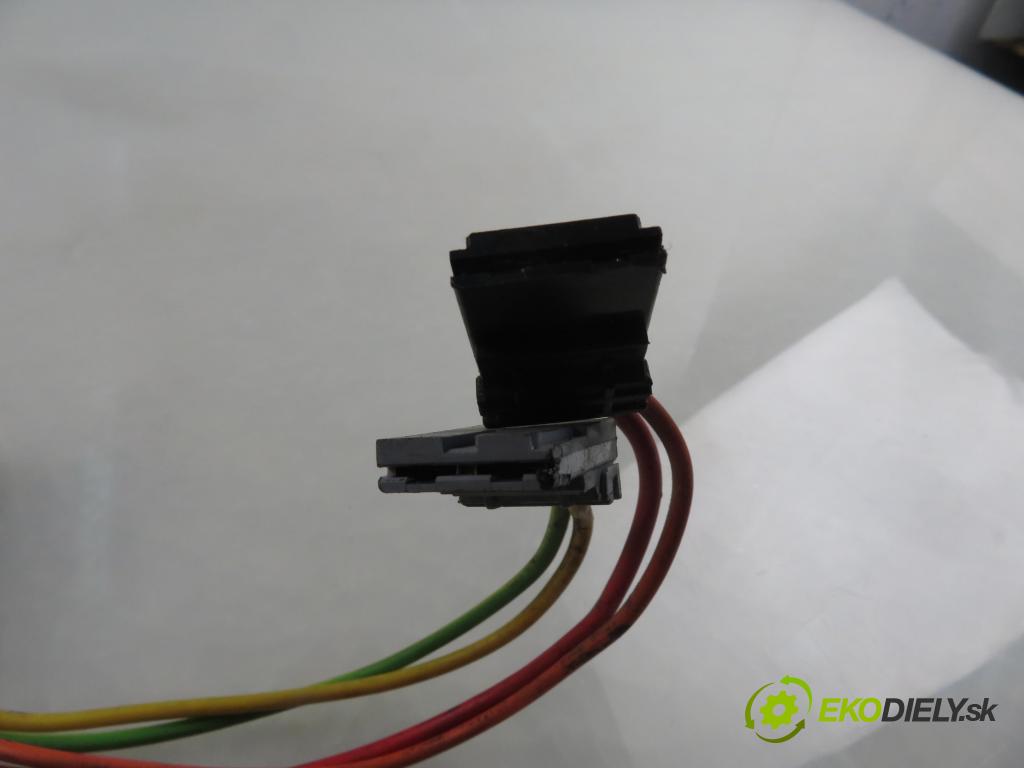 RENAULT TRAFIC II Autobus (JL) BUS 2005 74,00 1.9 dCI 100 (JL0C) - F9Q 760 1870,00 spinačka  (Spínacia skrinka)