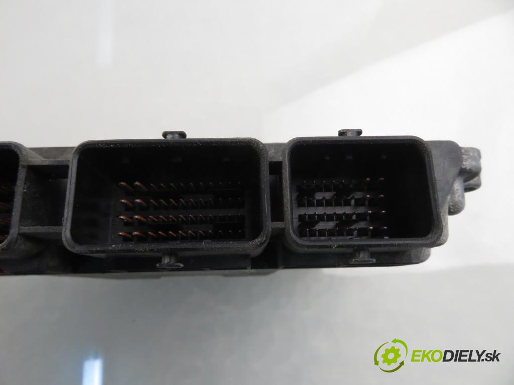 RENAULT TRAFIC II Autobus (JL) BUS 2005 74,00 1.9 dCI 100 (JL0C) - F9Q 760 1870,00 Riadiaca jednotka Motor 8200051608 ; 8200389519 ; 0281011529