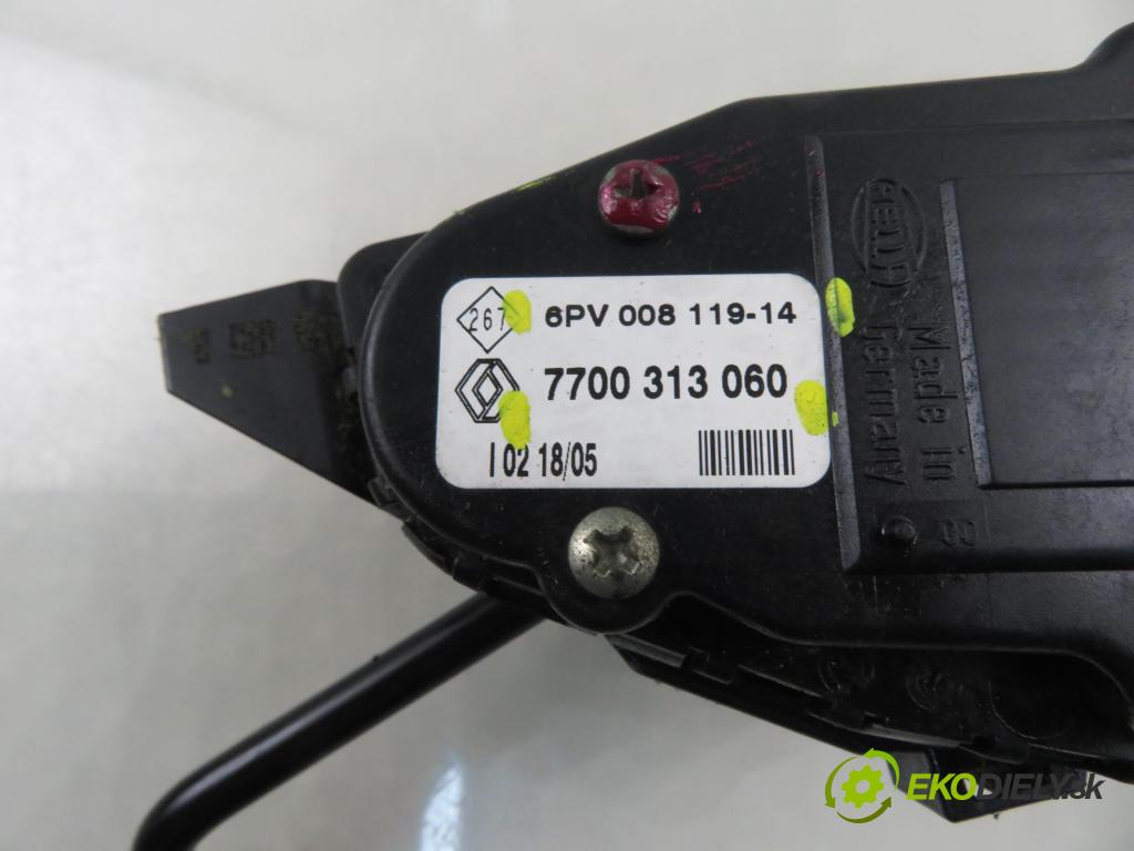 RENAULT TRAFIC II Autobus (JL) BUS 2005 74,00 1.9 dCI 100 (JL0C) - F9Q 760 1870,00 Potenciometer plynu 7700313060 ; 6PV00811914 (Potenciometer plynového pedálu)