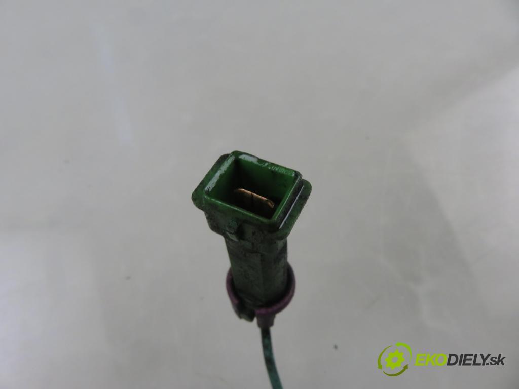 VW PASSAT B5.5 Variant (3B6) KOMBI 2001 96,00 1.9 TDI - AWX 1896,00 KOMPRESOR: klimatizácie 4472208180 (Kompresor klimatizácie)