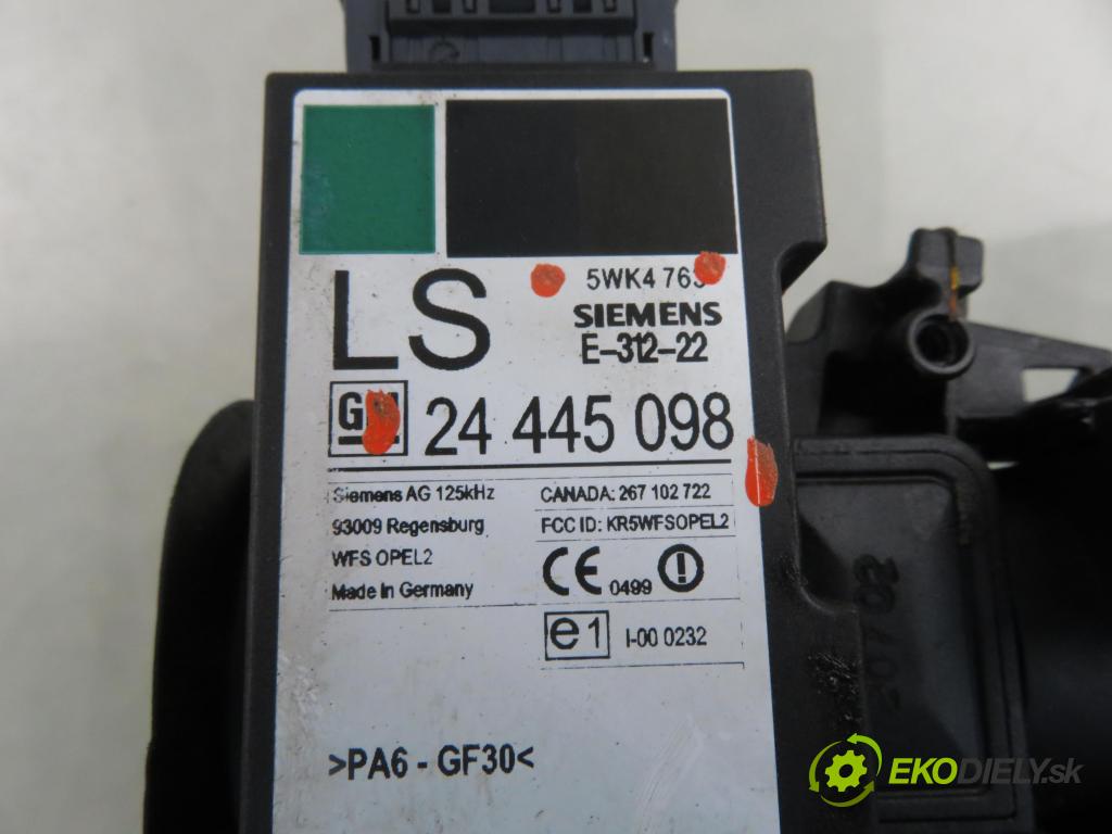 OPEL COMBO C KOMBIVAN 2003 62,00 1.6 8V 84 - Z 16 SE 1598,00 spinačka 24445098 ; 5WK4763 (Spínacia skrinka)