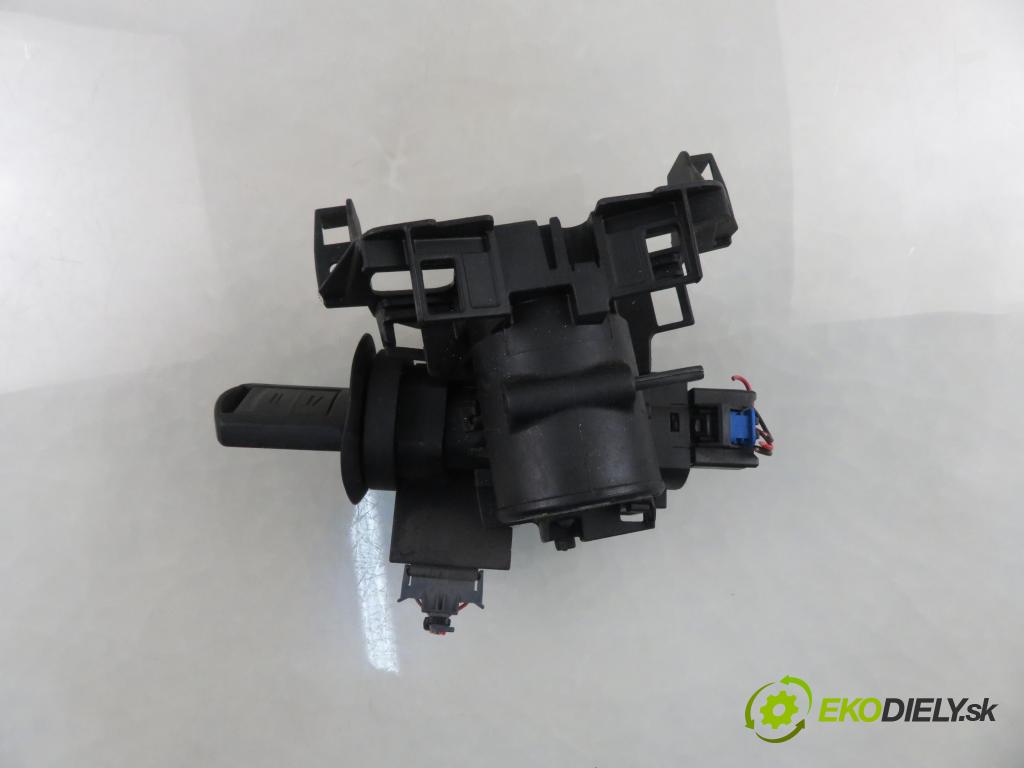 OPEL COMBO C KOMBIVAN 2003 62,00 1.6 8V 84 - Z 16 SE 1598,00 spinačka 24445098 ; 5WK4763 (Spínacia skrinka)