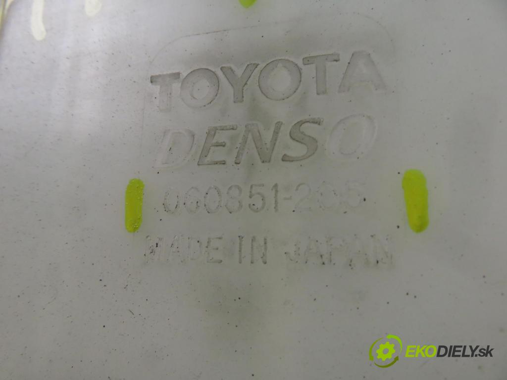 TOYOTA RAV 4 III (_A3_) SUV 2007 130,00 2.2 D 4WD 177 - 2AD-FHV 2231,00 Nádržka ostrekovačov 060851205 (Kľučka dverí ostatné)