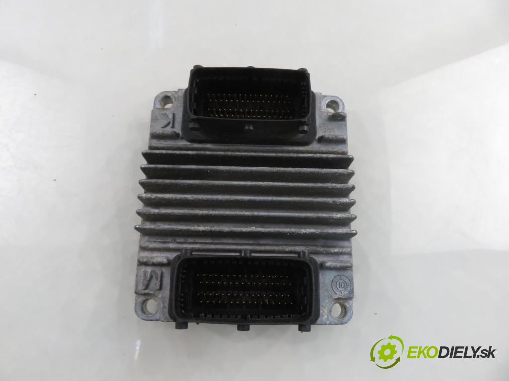 OPEL COMBO C KOMBIVAN 2003 62,00 1.6 8V 84 - Z 16 SE 1598,00 Riadiaca jednotka Motor 12214840