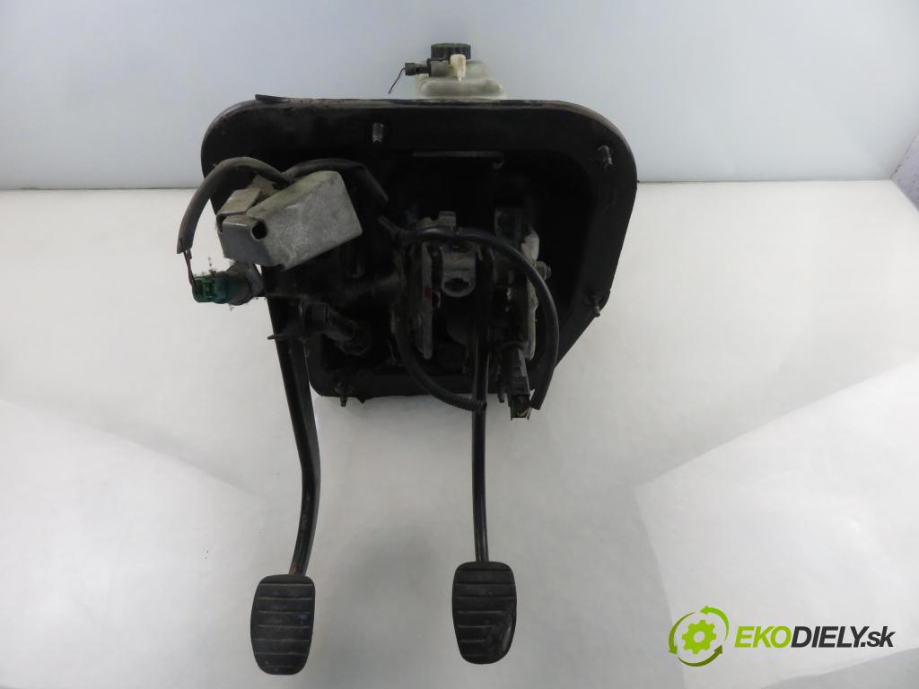 OPEL VIVARO A Skrzynia (X83) FURGON 2003 60,00 1.9 DI 80 - F9Q 762 1870,00 preloženie 93852216 ; 8200300847 ; 91168608