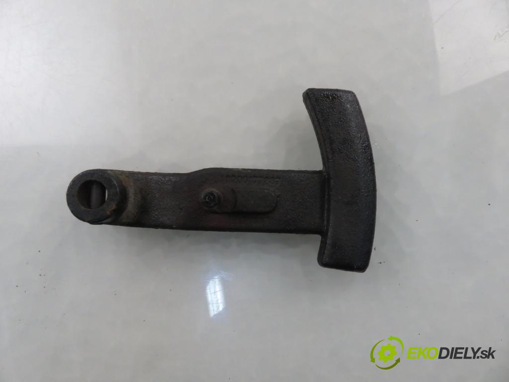 OPEL VIVARO A Skrzynia (X83) FURGON 2003 60,00 1.9 DI 80 - F9Q 762 1870,00 preloženie 93852216 ; 8200300847 ; 91168608