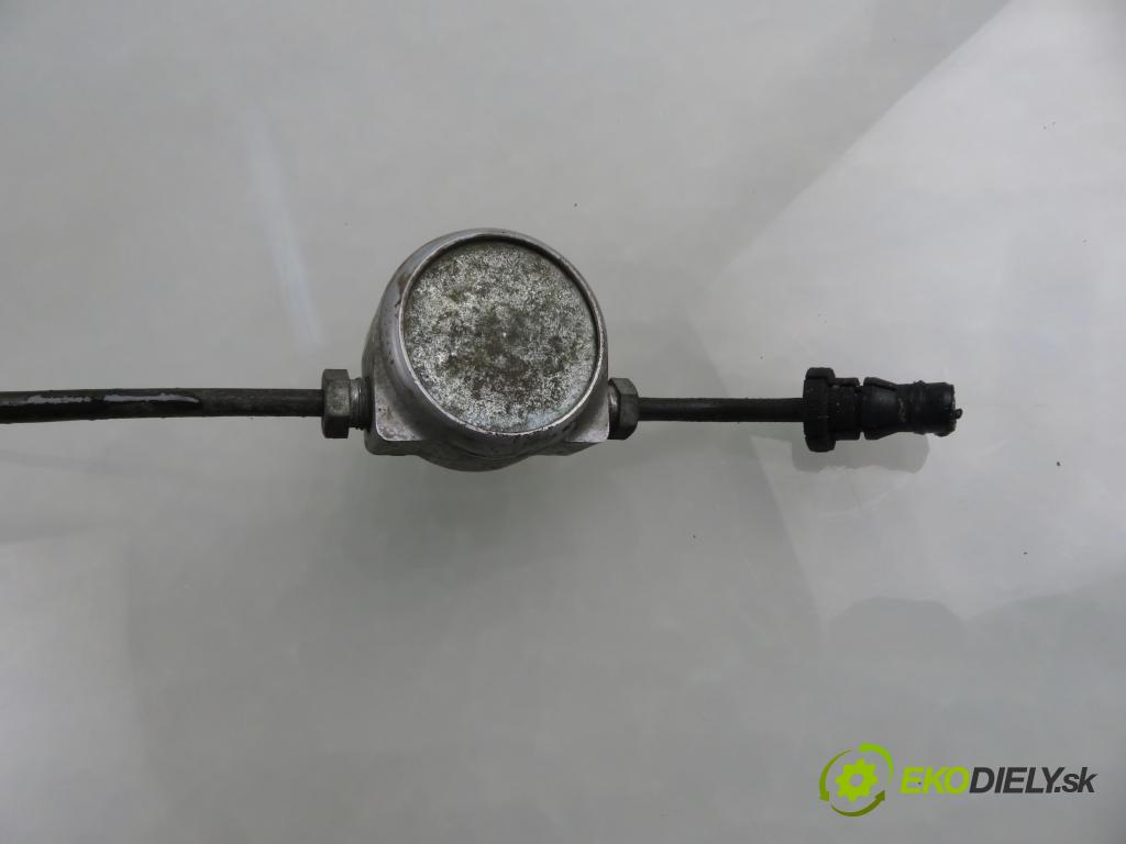OPEL VIVARO A Skrzynia (X83) FURGON 2003 60,00 1.9 DI 80 - F9Q 762 1870,00 preloženie 93852216 ; 8200300847 ; 91168608