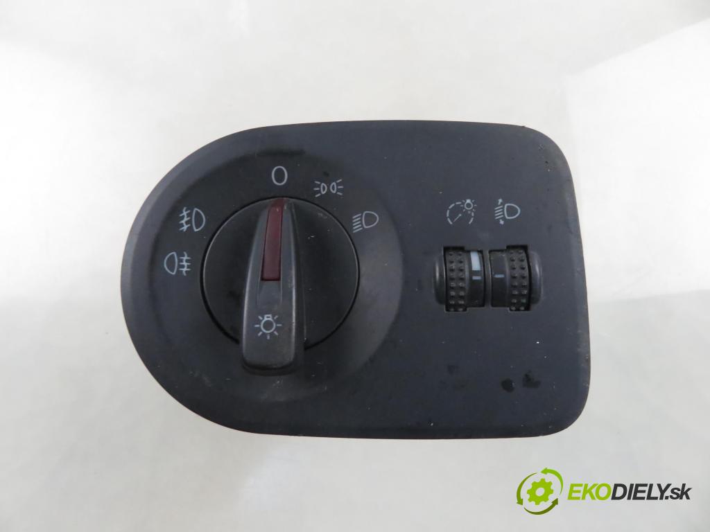 SEAT IBIZA IV (6J5, 6P1) HB 2010 66,00 1.6 TDI - CAYB 1598,00 prepínač svetlá 6J1941531A