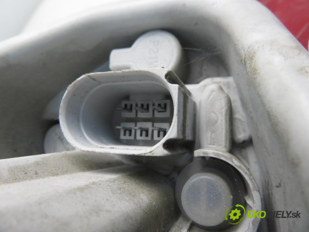 SEAT IBIZA IV (6J5, 6P1) HB 2010 66,00 1.6 TDI - CAYB 1598,00 Svetlo ľavé zadné 6J4945095C
