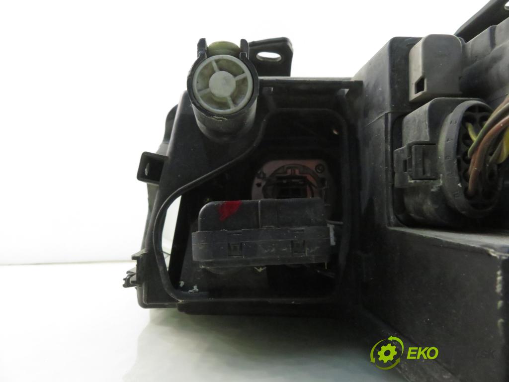 AUDI A4 (8E2, B6) SEDAN 2001 96,00 1.9 TDI PD 130 - AWX 1896,00 Svetlo PP 8E0941004F ; 8E0990008F