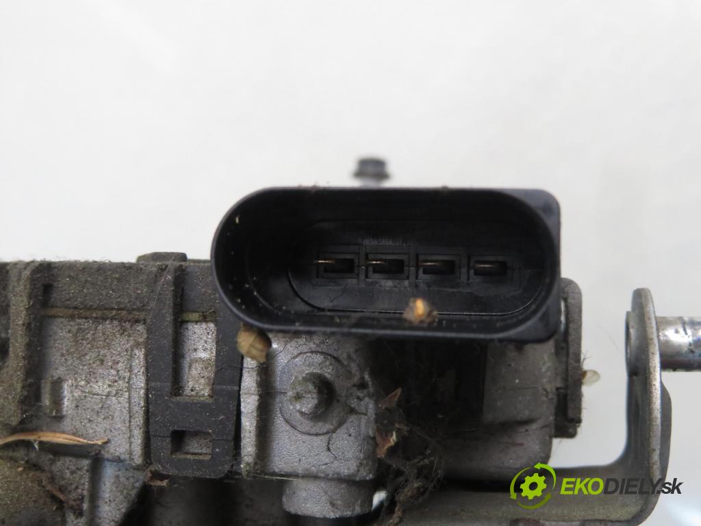 SEAT IBIZA IV (6J5, 6P1) HB 2010 66,00 1.6 TDI - CAYB 1598,00 Motorček stieračov 6R1955023B ; 6R1955119A ; 0390241566