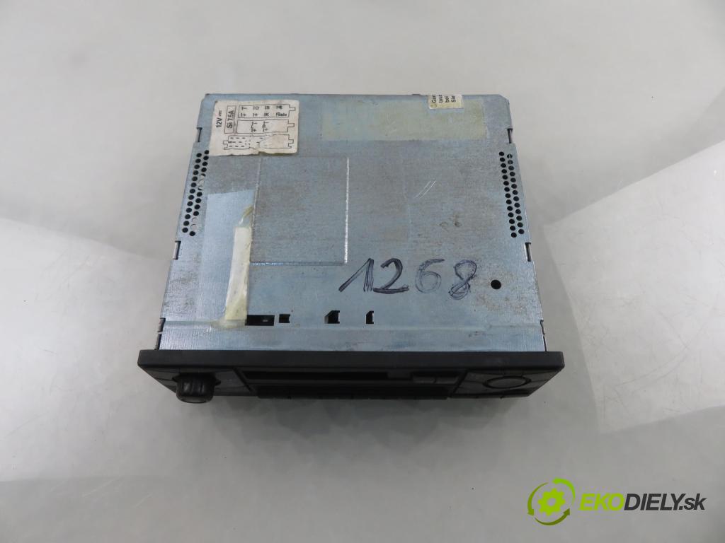 VW PASSAT B5.5 Variant (3B6) KOMBI 2002 96,00 1.9 TDI PD 130 - AVF 1896,00 RADIO