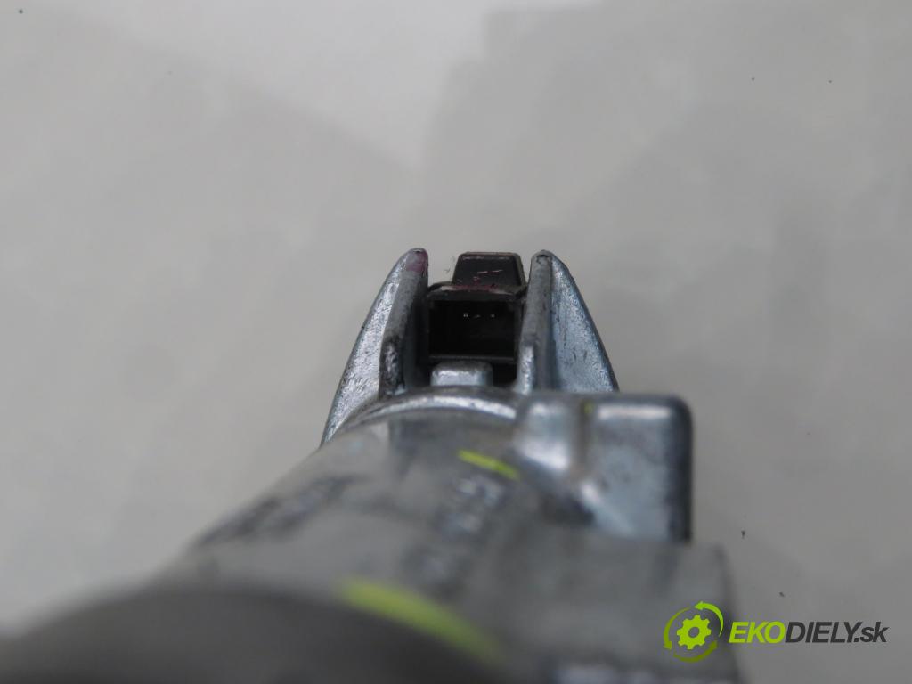 AUDI A4 (8D2, B5) SEDAN 1996 92,00 1.8 - ADR 1781,00 spinačka 4D0905851A (Spínacia skrinka)