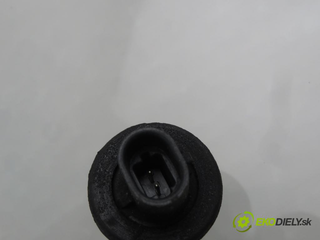 OPEL MERIVA A nadwozie wielkoprzestrzenne (MPV) (X03) HB 2003 64,00 1.6 - Z 16 SE 1598,00 váha vzduchu vzduchu 90470089