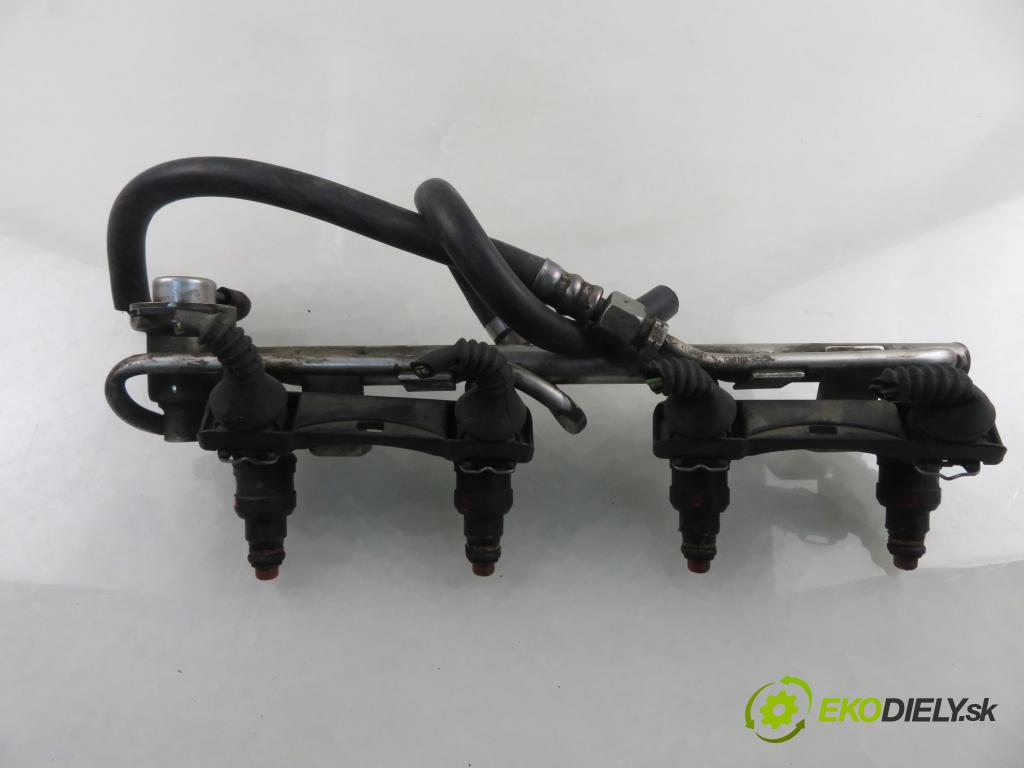 AUDI A4 (8D2, B5) SEDAN 1996 92,00 1.8 - ADR 1781,00 lišta vstřikovací 028166551A ; 0280150444 ; 058133681 (Vstřikovací lišta)