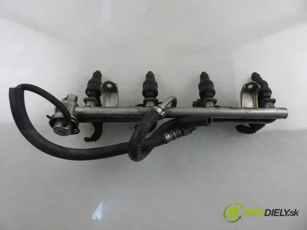 AUDI A4 (8D2, B5) SEDAN 1996 92,00 1.8 - ADR 1781,00 lišta vstřikovací 028166551A ; 0280150444 ; 058133681 (Vstřikovací lišta)