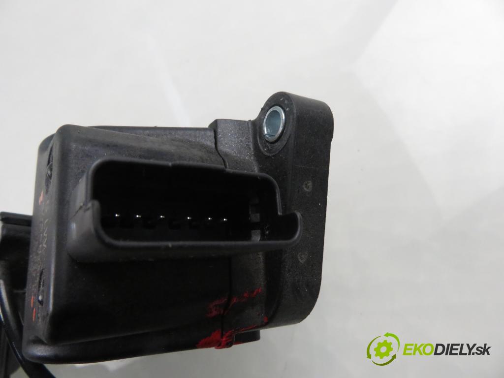 CITROEN C5 III (RD_) SEDAN 2008 155,00 3.0 V6 211 - XFV (ES9A) 2946,00 Potenciometer plynu 0280755095 ; 9661503980 (Potenciometer plynového pedálu)