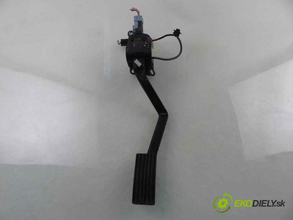 CITROEN C5 III (RD_) SEDAN 2008 155,00 3.0 V6 211 - XFV (ES9A) 2946,00 Potenciometer plynu 0280755095 ; 9661503980 (Potenciometer plynového pedálu)