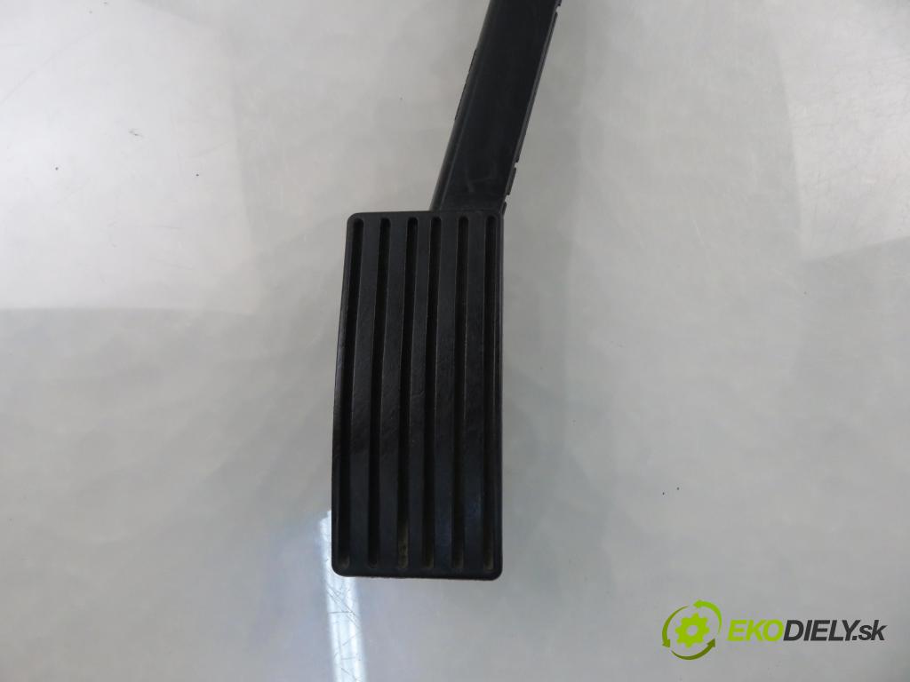 CITROEN C5 III (RD_) SEDAN 2008 155,00 3.0 V6 211 - XFV (ES9A) 2946,00 Potenciometer plynu 0280755095 ; 9661503980 (Potenciometer plynového pedálu)