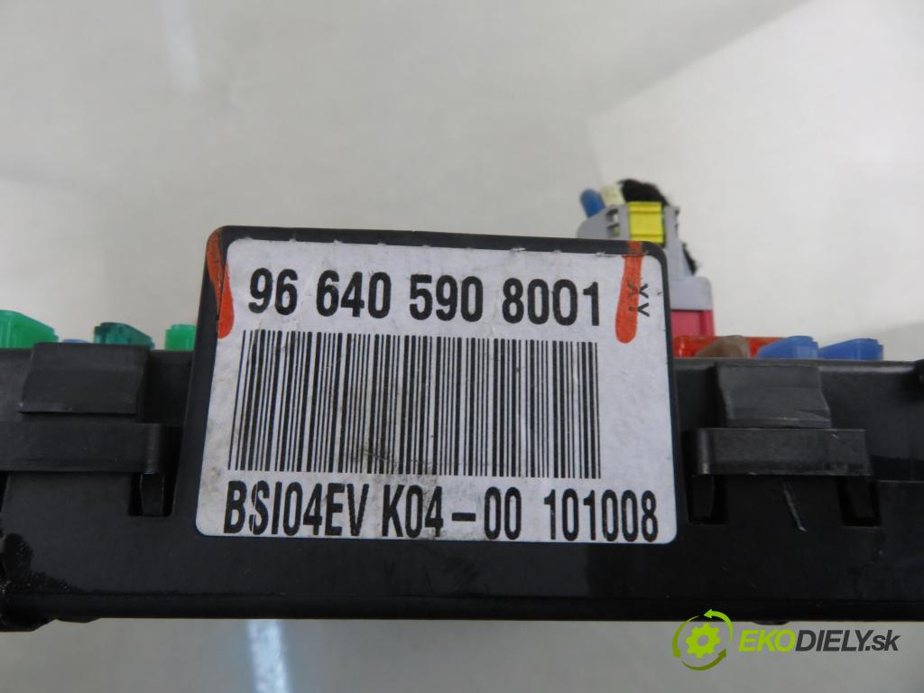 CITROEN C5 III (RD_) SEDAN 2008 155,00 3.0 V6 211 - XFV (ES9A) 2946,00 MODUL BSI 966405908001