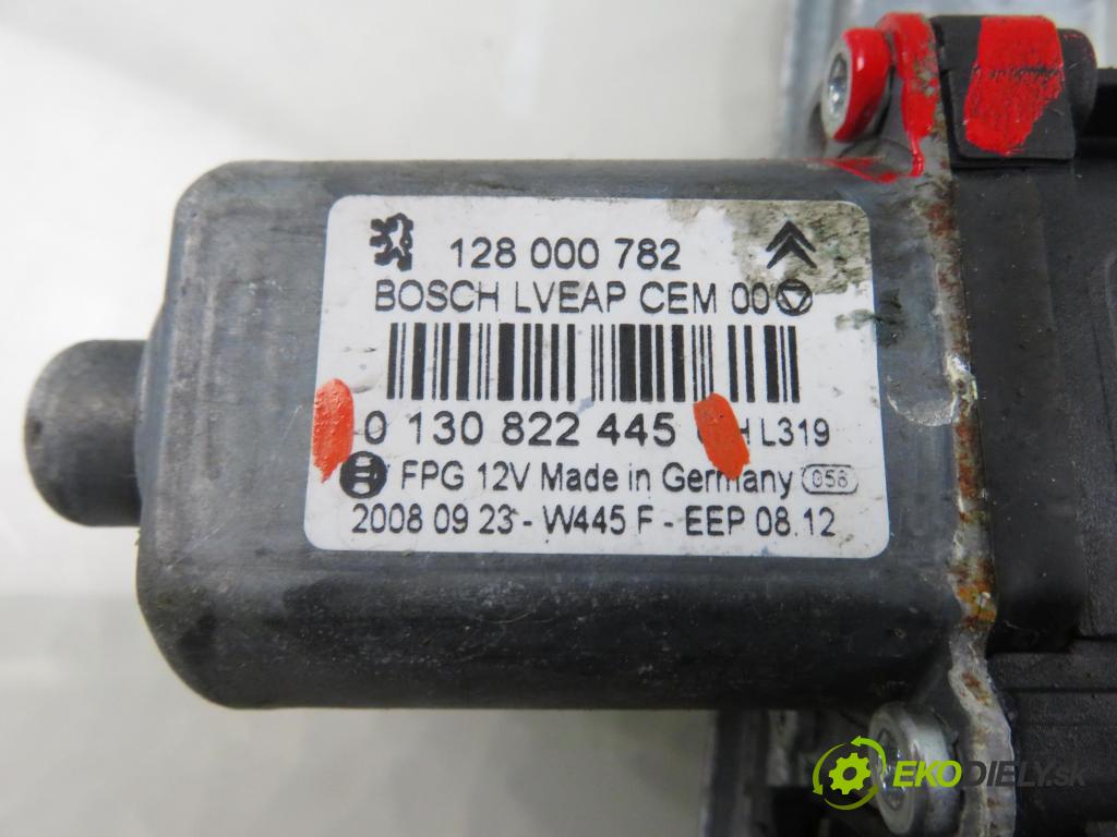 CITROEN C5 III (RD_) SEDAN 2008 155,00 3.0 V6 211 - XFV (ES9A) 2946,00 Mechanizmus okien 0130822445